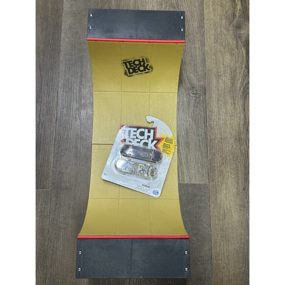Tech Deck Ultimate Half Pipe Ramp Spin Master With 2 Tech Deck Skateboards - Picture 1 of 9